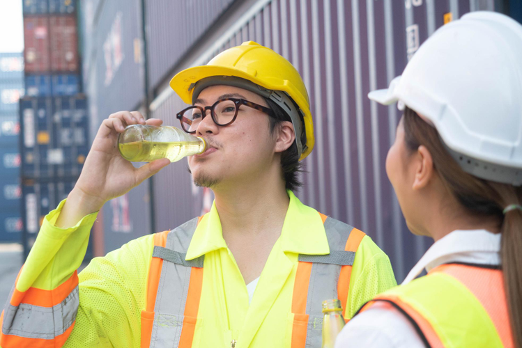 How Energy Drinks Support Productivity During Long Work Hours